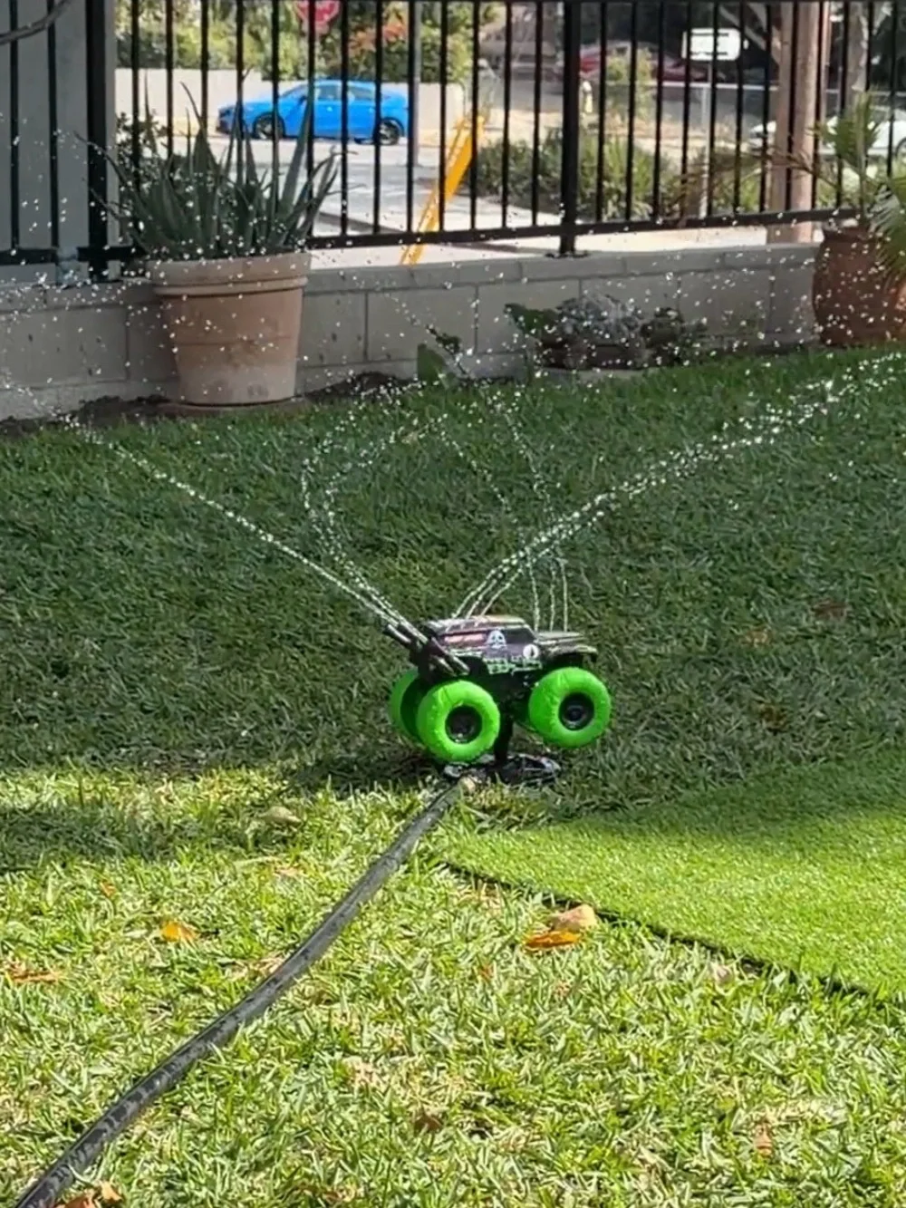 Monster Jam Grave Digger Wild Whippin’ Sprinkler, SwimWays Water Toy, Brand New